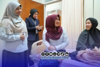 Foto. Anggota DPD RI, Dr Lia Istifhama saat menjenguk Ratusan Santri Korban Makanan Bergizi Gratis (MBG) 