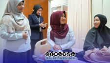 Foto. Anggota DPD RI, Dr Lia Istifhama saat menjenguk Ratusan Santri Korban Makanan Bergizi Gratis (MBG)