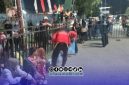 Foto. Petugas Kebersihan dari DLH Sumenep saat membersihkan area pagelaran Festival musik Tong-tong 2026