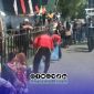 Foto. Petugas Kebersihan dari DLH Sumenep saat membersihkan area pagelaran Festival musik Tong-tong 2026