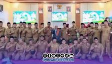 Foto Bersama ASN Badan perencanaan pembangunan daerah (Bappeda) Sumenep usai kegiatan Maulid Nabi dan Santunan Anak Yatim