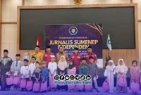 Foto Bersama Jurnalis Sumenep Independen (JSI) bersama Bupati dan Anak Yatim di Pengukuhan JSI