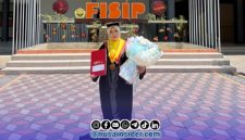 Foto. Wisuda Dr. Sri Roekminiati, S.Sos., M.KP. di Universitas Jember Jawa Timur