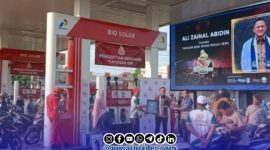 Foto. Aksi Sosial Bang Ali Zainal Abidin kepada warga Sumenep