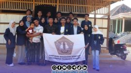Foto. Aksi sosial Mahasiswa UTM di Sampang Bantu Air bersih masayarakat Desa Olor kabupaten Sampang Madura