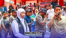 Foto. Gubernur Jawa Timur saat berada di Pantai Slopeng dalam Momentum Hari Jadi Provinsi Jawa Timur ke-81