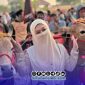 Foto. Dua Jawara Sapi DRT Milik H Udik Sumenep saat dipegang Istrinya usai Mendapatkan Tiket Lanjutan Piala Presiden