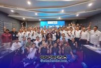 Foto Bersama Peserta, penguji, Panitia dan Dewan Pers usai pelaksaan Uji Kompetensi Wartawan (UKW) di Surabaya