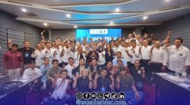 Foto Bersama Peserta, penguji, Panitia dan Dewan Pers usai pelaksaan Uji Kompetensi Wartawan (UKW) di Surabaya